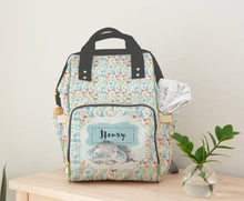 Заредете изображение във визуализатора на галерията – Персонализирана чанта раница за бебешки пелени и принадлежности - Синьо слонче