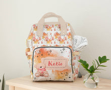 Заредете изображение във визуализатора на галерията – Персонализирана чанта раница за бебешки пелени и принадлежности - Мече за Момиче