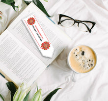 Заредете изображение във визуализатора на галерията – Персонализиран книгоразделител от изкуствена кожа за учител Българска шевица