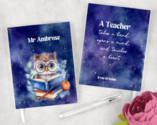 Заредете изображение във визуализатора на галерията – Персонализиран бележник от изкуствена кожа/ или картонена корица за учител мъж учител - Бухал