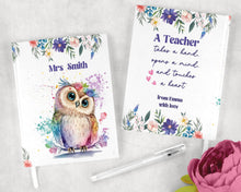 Заредете изображение във визуализатора на галерията – Персонализиран бележник от изкуствена кожа/ или картонена корица за учител - Бухал