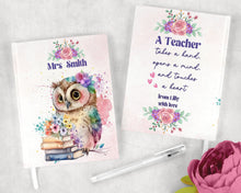 Заредете изображение във визуализатора на галерията – Персонализиран бележник от изкуствена кожа/ или картонена корица за учител - бухалче