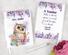 Заредете изображение във визуализатора на галерията – Персонализиран бележник от изкуствена кожа/ или картонена корица за учител - бухалче