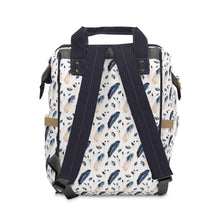 Заредете изображение във визуализатора на галерията – Персонализирана чанта раница за бебешки пелени и принадлежности - Пера в синьо