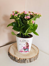 Заредете изображение във визуализатора на галерията – Персонализира саксия подарък за учител - Момиче с божури