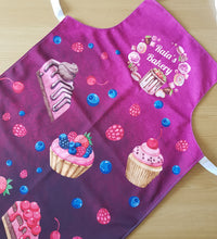 Заредете изображение във визуализатора на галерията – Персонализрана престилка -Baking with love cupcake