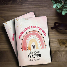 Заредете изображение във визуализатора на галерията – Персонализиран бележник от изкуствена кожа за учител -дъга
