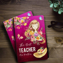 Заредете изображение във визуализатора на галерията – Комплект Персонализиран тефтер, чаша и книгоразделител за учител - Цветя в бордо