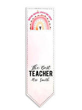 Заредете изображение във визуализатора на галерията – Персонализиран книгоразделител от изкуствена кожа за учител -Дъга