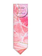 Заредете изображение във визуализатора на галерията – Персонализиран книгоразделител от изкуствена кожа за учител мрамор в розово