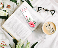 Заредете изображение във визуализатора на галерията – Комплект Персонализиран тефтер, чаша и книгоразделител за учител -Червени рози