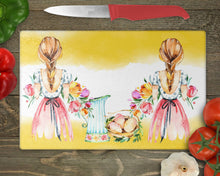 Заредете изображение във визуализатора на галерията – Стъклена дъска за рязане от закаленo стъкло - Момиче с проелтни цветя