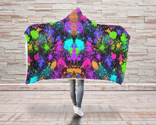 Заредете изображение във визуализатора на галерията – Персонализирано одеяло с качулка