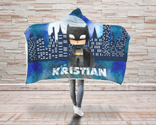 Заредете изображение във визуализатора на галерията – Персонализирано одеяло с качулка - Batman