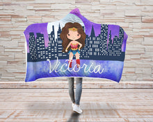 Заредете изображение във визуализатора на галерията – Персонализирано одеяло с качулка - Wonder Woman
