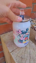 Зареждане и възпроизвеждане на видеото във визуализатора на галерията – Персонализирана чаша кенче със сламка - Мики и Мини
