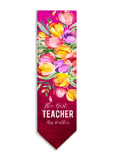 Заредете изображение във визуализатора на галерията – Комплект Персонализиран тефтер, чаша и книгоразделител  за учител - Цветя в бордо

