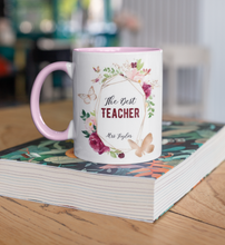 Заредете изображение във визуализатора на галерията – Комплект Персонализиран тефтер, чаша и книгоразделител  за учител - Цветя и пеперуди
