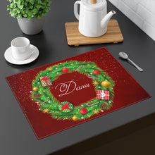 Заредете изображение във визуализатора на галерията – Подложка за хранене - Коледен венец с подаръчета

