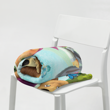 Заредете изображение във визуализатора на галерията – Персонализирано одеяло -Маша и Мечока
